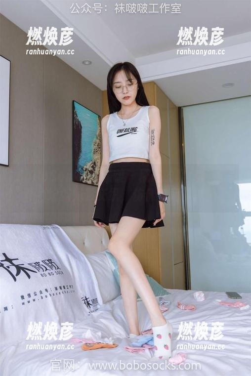 BoBoSocks袜啵啵-糯米 BoBoSocks袜啵啵 - 糯米的黑丝在线写真,细腻光影交织,仿佛时间都静止了