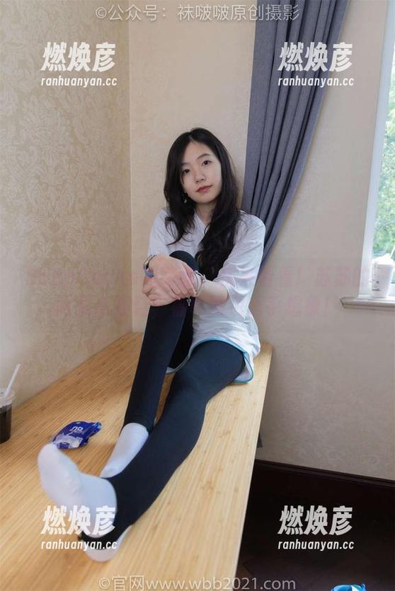 BoBoSocks袜啵啵-苏苏 BoBoSocks袜啵啵 - 快来看看!苏苏的两双高跟鞋,福利图包超乎想象!