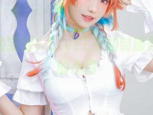 在线美图狂潮！ElyEE子的制服照直击你的心房