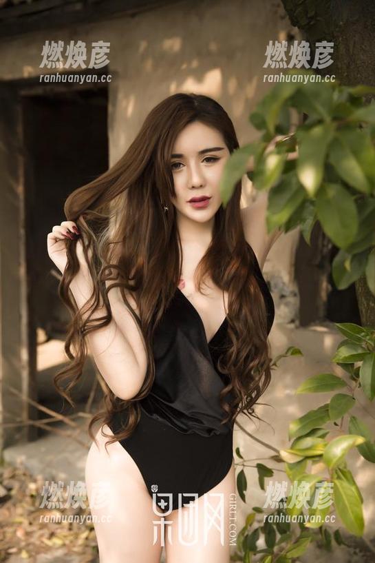 GIRLT果团网 - 试试免费写真！little贝壳喵的自拍不止是自拍，更是一种让人怀疑人生的艺术表达。