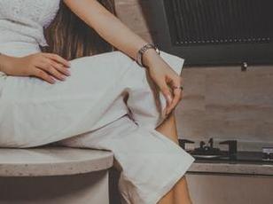GIRLT果团网 – 厨娘蜜桃Q妹儿的无圣光图集:她的味道是我心尖上的秘密