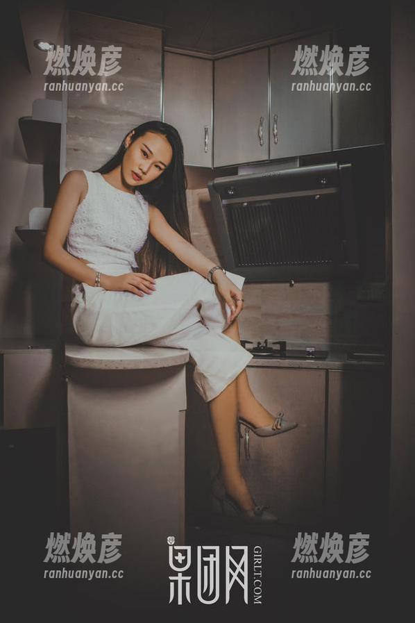 GIRLT果团网-蜜桃Q妹儿 GIRLT果团网 - 厨娘蜜桃Q妹儿的无圣光图集:她的味道是我心尖上的秘密