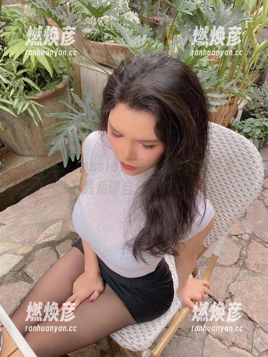 微密圈 - Jessie婕西户外奔放写真集，下载后请自行负责心动