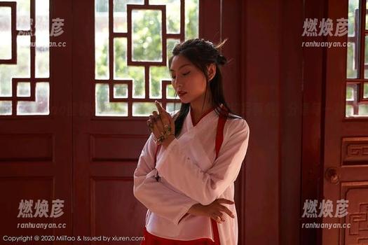 MiiTao蜜桃社-雪梨sherry MiiTao蜜桃社 - 踏入雪梨sherry的旗袍写真集,分享每一种不被定义的美