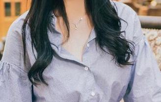 TouTiao头条女神 – 梦心玥穿绿肚兜，写真记录下的那股春意盎然，分享给大家！
