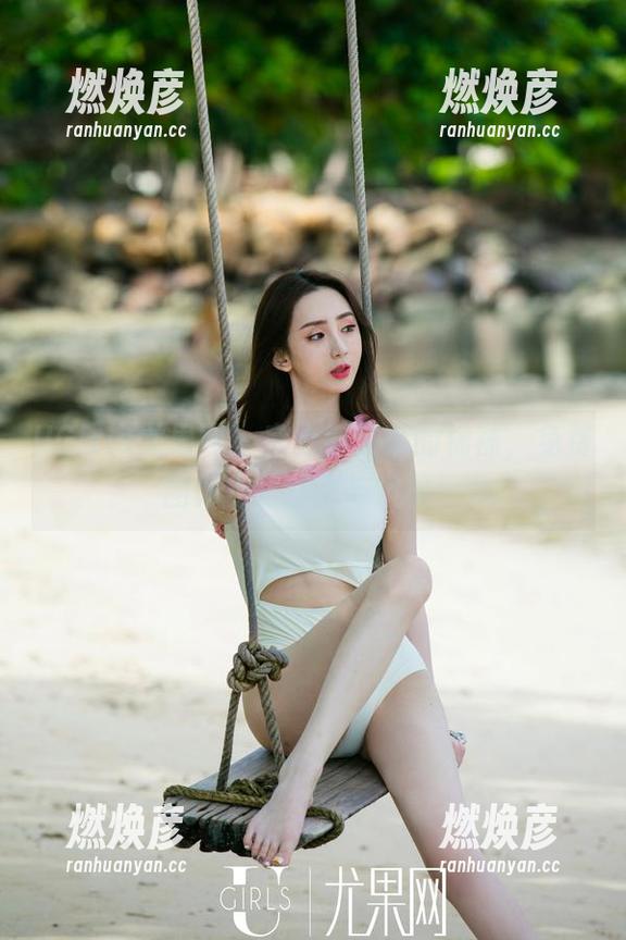 UGirls尤果网 - 穿上乔依琳的棉袜，免费图册揭秘舒适与风格！