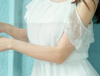 UGirls尤果网 – 芊小童棉袜秀场：精选图库里的幽默感爆棚