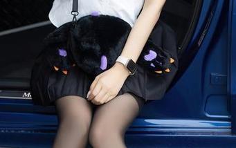 Xiuren秀人网 – 小沫琳的少女作品：一个完整的全集，甜蜜中带点神秘。