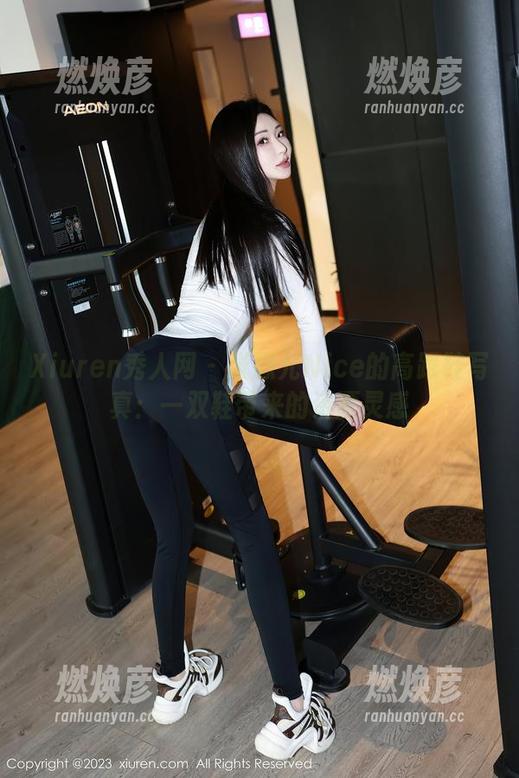 Xiuren秀人网 - 张思允Nice的高跟鞋写真：一双鞋带来的资源灵感