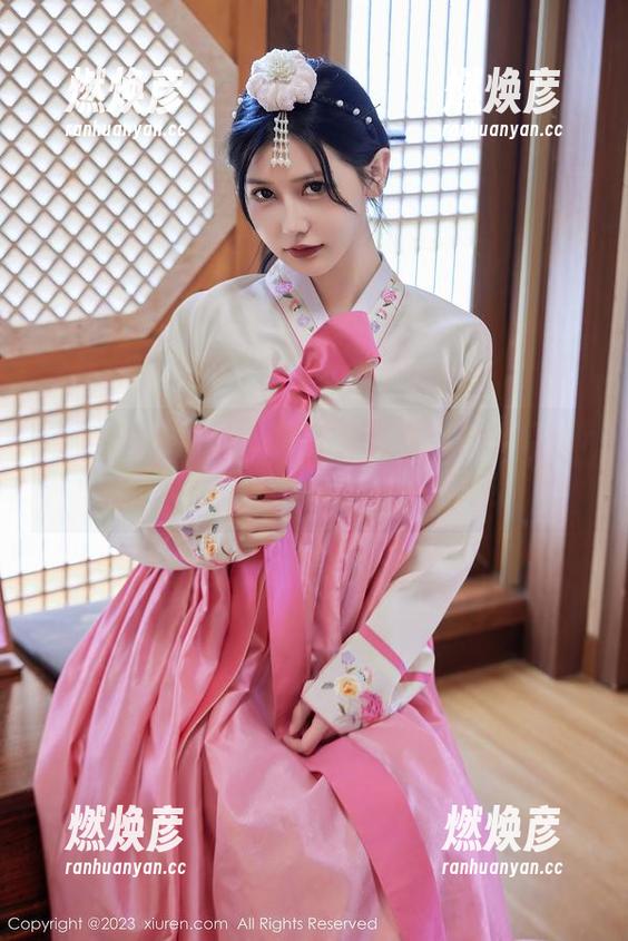 Xiuren秀人网 - 每日免费看：拍黄瓜girl的双马尾写真，快来围观吧！