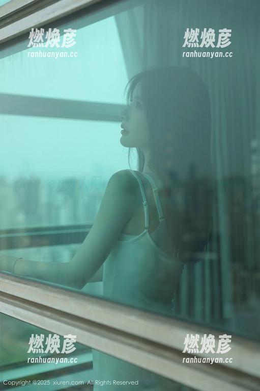 Xiuren秀人网 - 可爱到犯规：林乐一的定制写真，快来瞎比划吧！