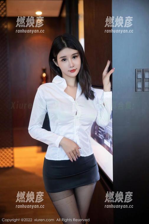 Xiuren秀人网 - 江真真夏天写真合集：感受燥热中的一丝凉意