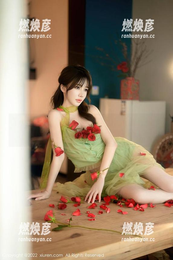 Xiuren秀人网 - 王馨瑶yanni教你如何优雅：丝袜美臀作品集下载中！