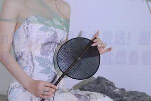 Xiuren秀人网 – 图库大放送！谢小蒽吊带精选，今天觉得热就想看看！