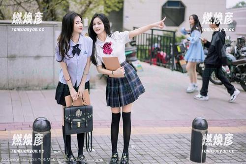 YouMi尤蜜荟 - 不得不说，Egg-尤妮丝Egg的礼服：原图和图片都在等你来撩，先来感受一下这优雅的气息。