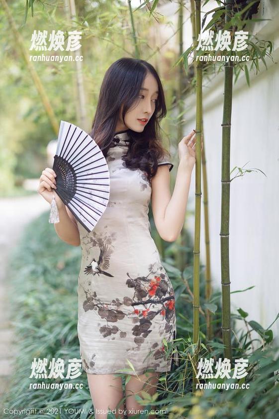 YouMi尤蜜荟 - 周妍希全新图集：厨娘还是梦中情人？难以分辨！