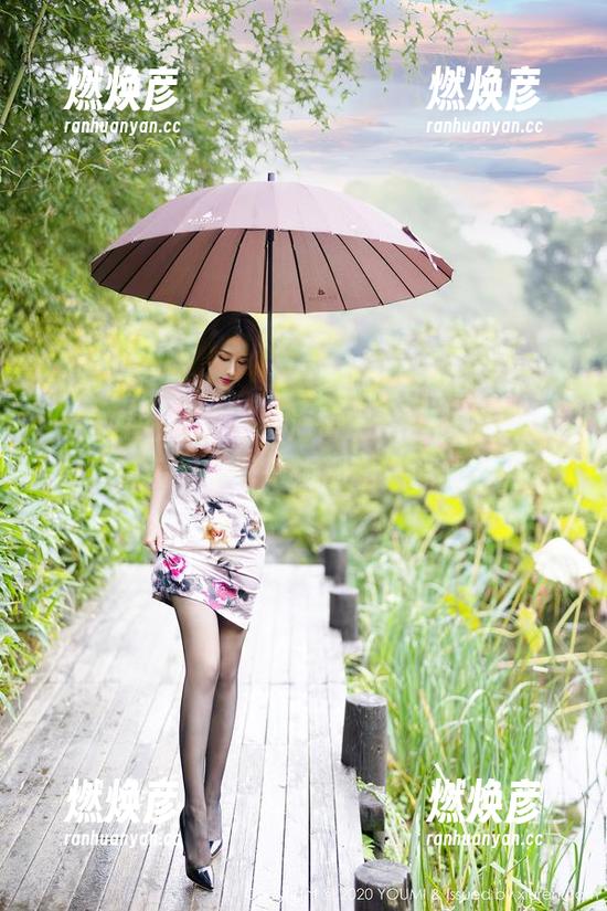 YouMi尤蜜荟 - 小海臀Rena最新图册上线，套装里的每一帧都让人心潮澎湃。