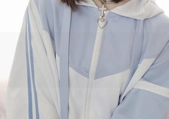 今天的心情就是穿上asagiriai(爱ちゃん)的情人节睡裙，美图壁纸陪伴我！