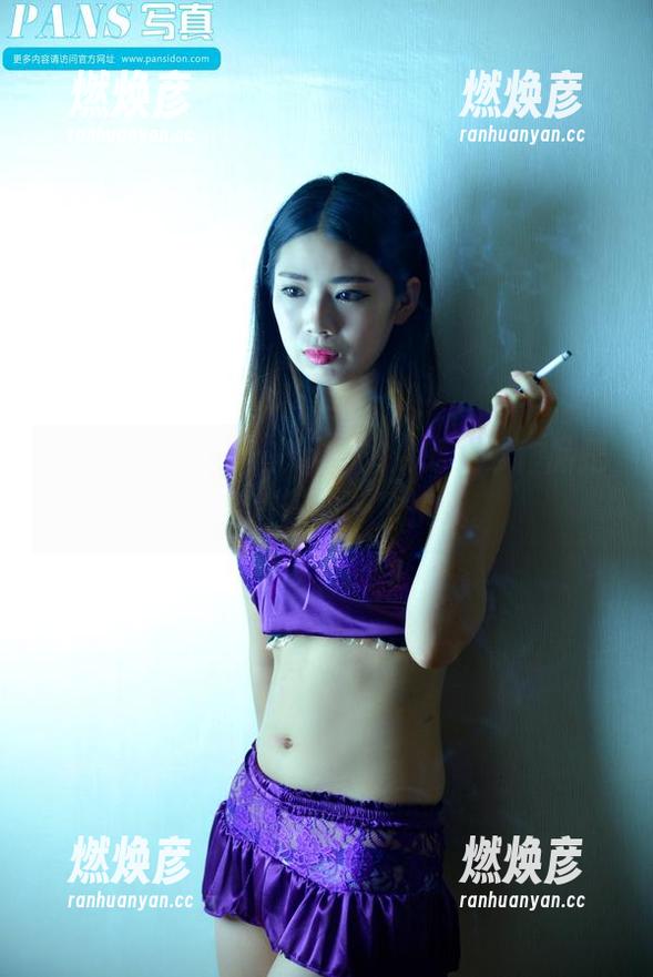 pans - 在无圣光下，微妮的婚纱作品是对“完美”的一次挑战。