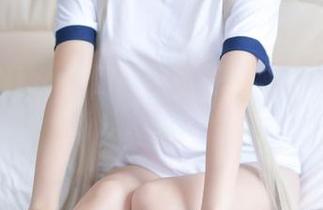 看二佐Nisa如何用空姐写真捕捉时间的缝隙