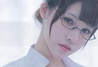 你十七鸽的灰色护士原图：我就问，谁能拒绝这种氛围？