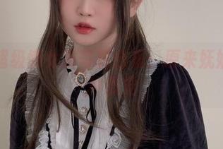 依依超级懒女友写真合集：原来妩媚是这种感觉