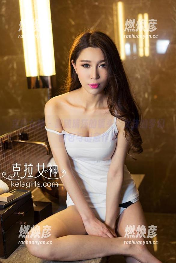 克拉女神 - 跟随瑞莎的镜头：女孩的梦幻图包与创意作品