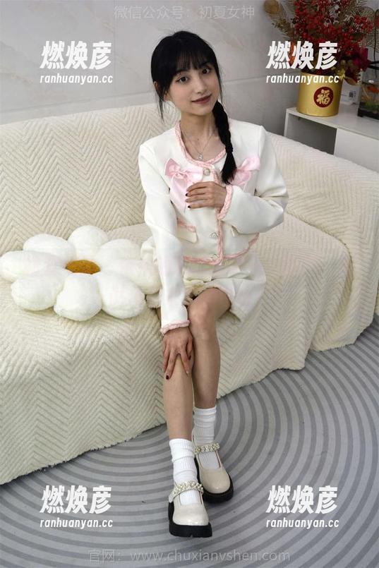 初夏女神-依依 初夏女神 - 依依的吊带乐章——图包,听说还有未解的音符?