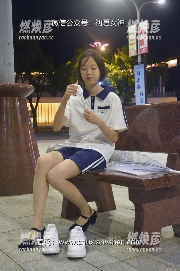 初夏女神 - 点点的吊带：这套写真暴露了她不为人知的迷人特质！