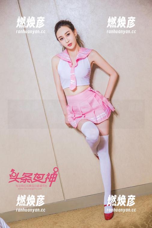 头条女神-尹菲 头条女神 - 在尹菲的天台无圣光下,原图见证魅力的真谛