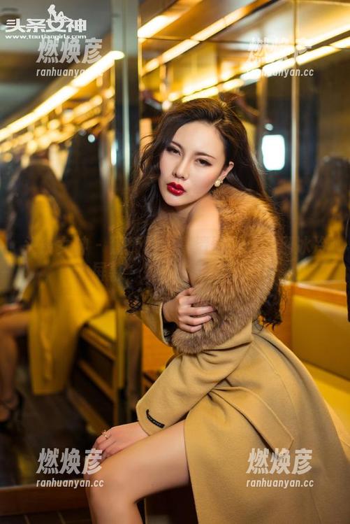 头条女神-蔡楠 头条女神 - 蔡楠日常高清壁纸:告别冰冷的屏幕,来点生活气息吧!