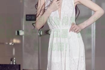 头条女神 – 想要引领时尚潮流?钟晴的豹纹套图就是你的秘密武器,快来分享这份时尚秘籍!