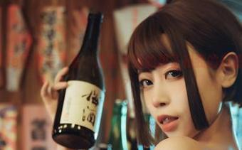 奈汐酱Nice短裙写真集:来看看她的裙子和我的幻想,谁更飘逸?