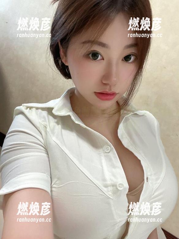 奶宝妹纸 微密圈 - 想要蓝色制服的清新感?奶宝妹纸的免费写真会让你心动!
