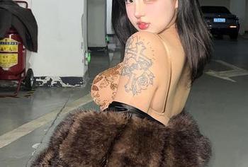 微密圈 – 看小u优优子的中秋女仆美图，资源多到让人眼花撩乱