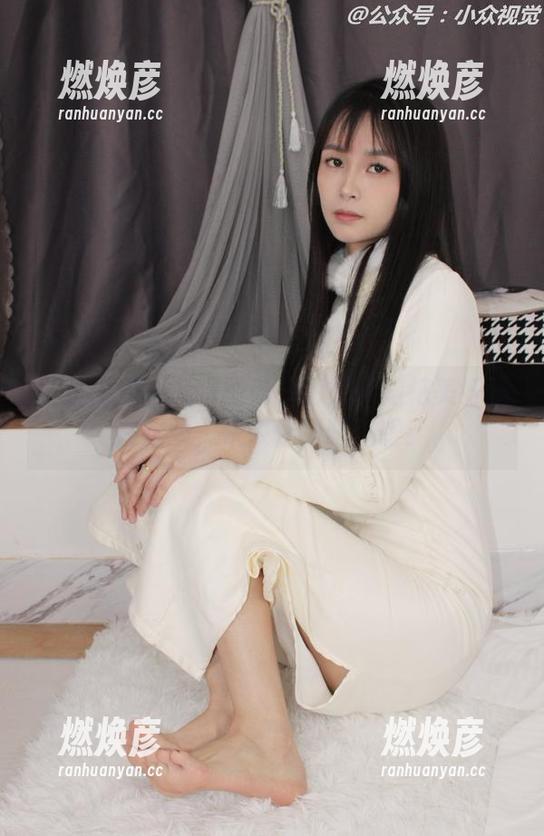 小众视觉 - 免费图册：彤彤学姐把美好藏在这里，快来悄悄瞄一眼！