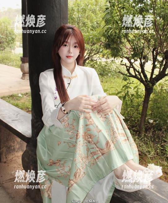 小众视觉 - 让芳芳带你探索海边图包，分享一下‘我和海风的秘密’