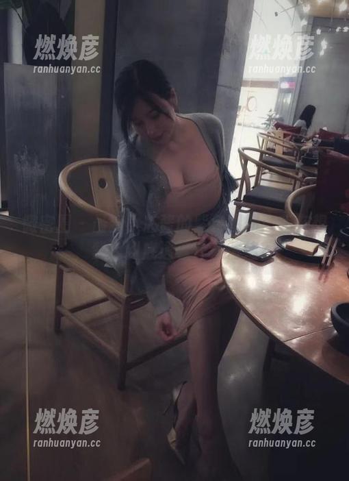 微密圈 - 最新小芯酱的紫色图册：我在想，紫色到底透着什么情绪？