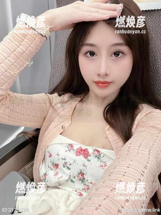 微密圈 - 小萌子白色蕾丝：无圣光下的迷醉瞬间