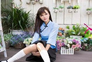 尤果网 – 探索Wendy的职业装图库,看看高跟鞋下隐藏的故事