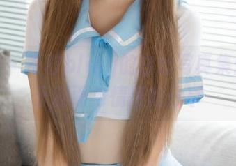 尤蜜荟 – 不柠bling的白丝写真集：跃动于画面与情感的分享