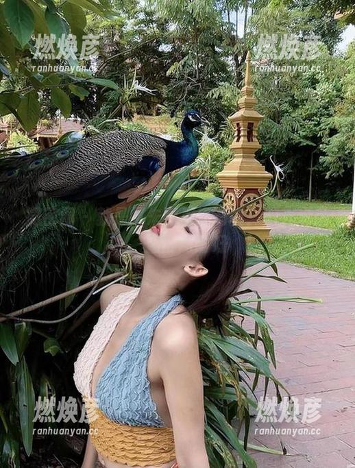 微密圈 - 就是阿朱啊居家写真：阳光洒落，温度刚刚好