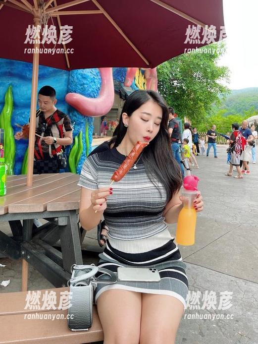 张老师 微密圈 - 走进张老师的秘书全集,原图里有你没见过的奇妙时刻!