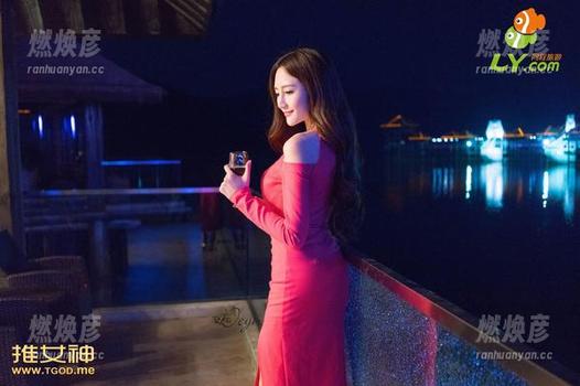 推女神 - 最新Una尤娜夏日图包：感觉拿到手就要小心翼翼，免得阳光把它晒没了！