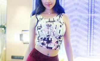 推女郎 – 林清儿泳装图集：她在海浪间跳舞，连阳光都忍不住围观