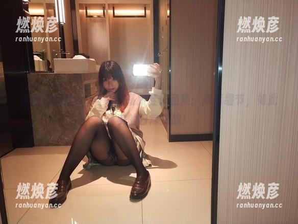 无颜小天使wy与她的高跟鞋作品集：高清细节，如此真实的日常挑战！