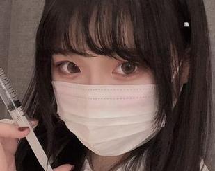是一只废喵了跟你聊聊：最新眼镜cos，萌化你的心！