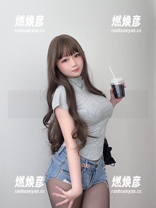 是依酱吖 是依酱吖的妹妹自拍套图:每一张都是决斗!