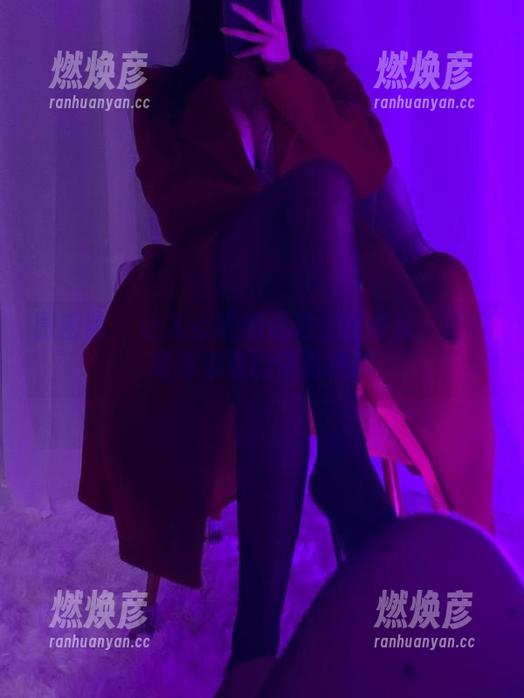 是可馨耶 微密圈 - 让人心跳加速的在线作品:是可馨耶泳装的背影故事