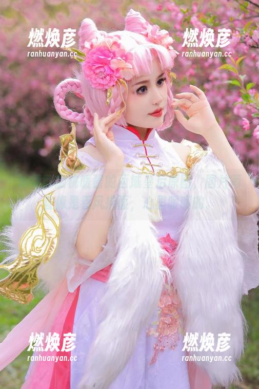 随便翻翻桃暖酱的西域皇后原图，图片简直像是春风拂面，心里暖暖的。